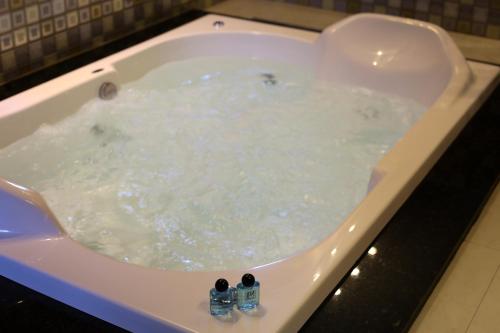 ทัศนียภาพภายนอกโรงแรม, Rainbow Motel (Adult Only) in จันเดีย