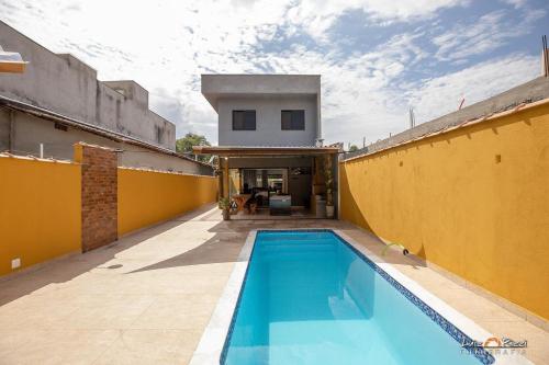 Ubatuba - Casa Familiar com Piscina – khách sạn tại Praia da Maranduba