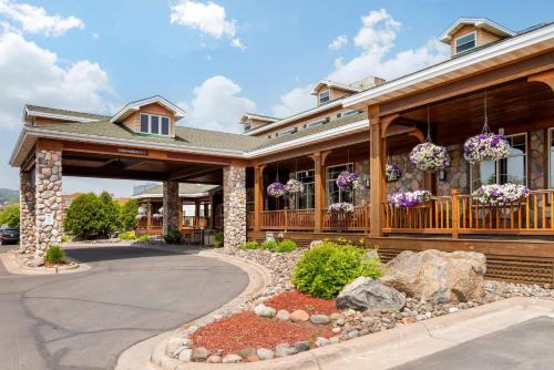 Lift Bridge Lodge, Ascend Hotel Collection in Duluth, USA