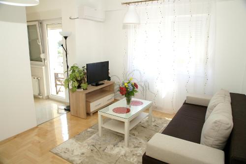 Apartment Max