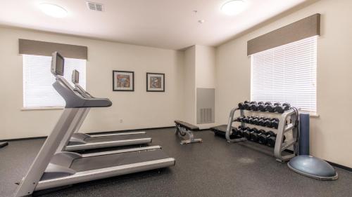 Holiday Inn Express Hotel & Suites Oklahoma City Northwest an IHG Hotel - image 6