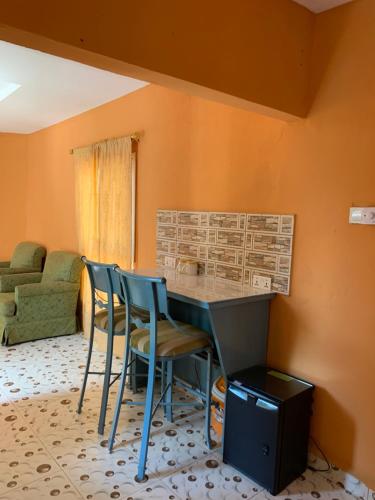 Sumanguru Airport Studios in Yundum