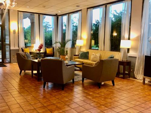 The Grand Hotel Spindletop
