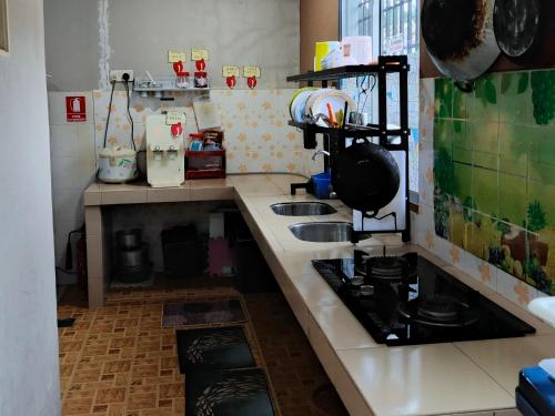 RIZQI HOMESTAY Sungai Siput with Wifi! Islamic Guest Only! in سونغاي سيبوت