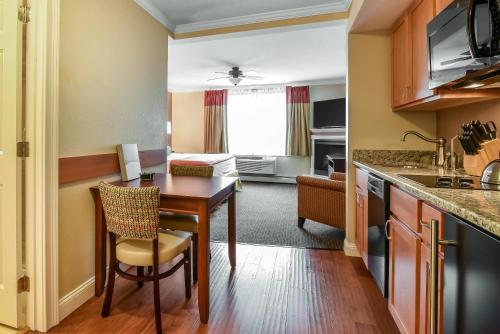 South Mountain Resort - image 11