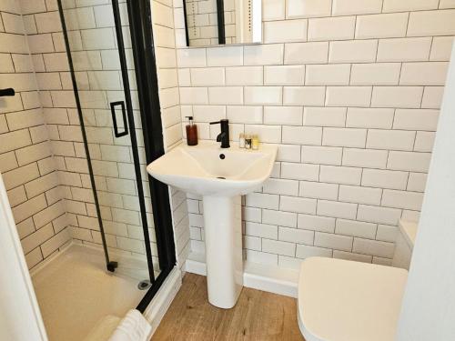 The Beacons Guest House Room Type - Standard Twin Room