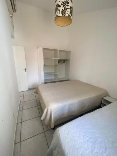 Golfinhos Casa 2 com Jacuzzi a 70m do mar - image 2