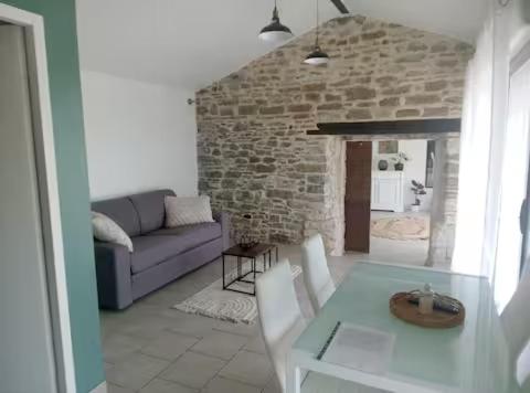 Maison vue sur les pyrénees (Maison vue sur les pyrenees) in Sauveterre-de-Béarn
