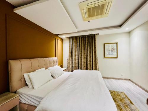 Goldcrest Executive Apartments by Panorama in DHA Phase 4 Lahore - image 4