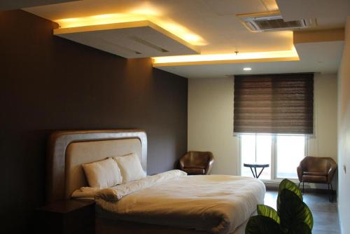 Goldcrest Executive Apartments by Panorama in DHA Phase 4 Lahore - image 8