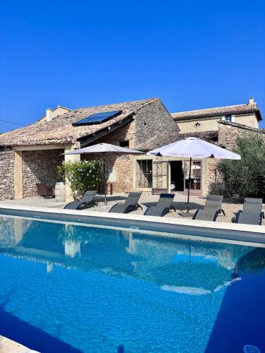 Mas Provençal avec piscine à Gordes - Location, gîte - Gordes