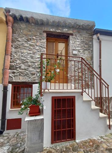 Viesnīcas āriene, A Casuzza in Caronia (Sicily)