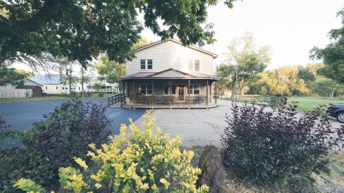 Bass Creeks Apt B Front in Afton, USA