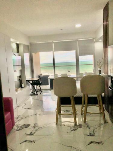 Escápate al mar Apartamento cerca al aeropuerto piscina jacuzzi baño turco parking
