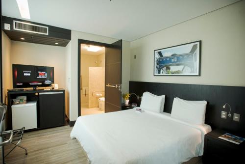 1 queen bed