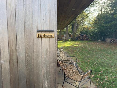 Little Foxwood - Garden Lodge with Sauna in Surrey