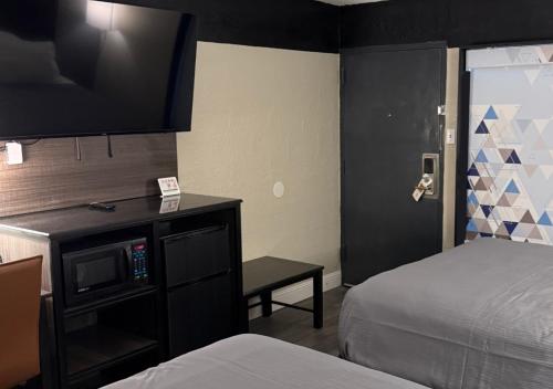 Lx Hotel Powered by ACW Circle - image 12