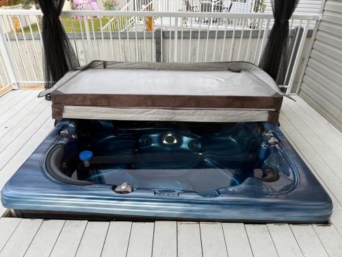 Hot Tub Patio Netflixgamesfireplacesleeps 8
