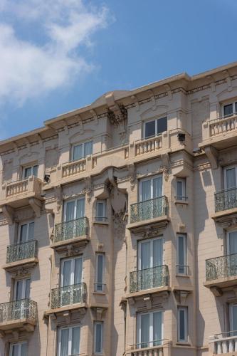 Hotel Renoir - Hôtel - Cannes