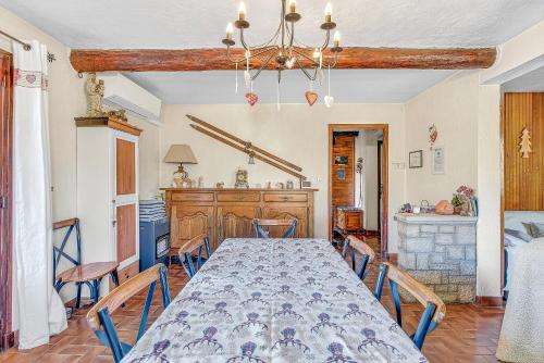 Фасада на хотела, Chambres D'hôtes Le Montagn'Art (Chambres D'hotes Le Montagn'Art) in Beauvezer