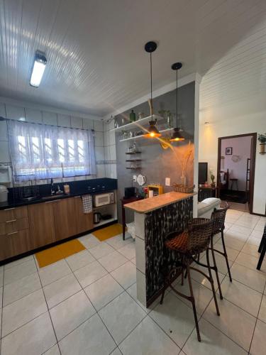 Casa Iririú · Casa exclusiva no terreno com jardim (Casa Iririu · Casa exclusiva no terreno com jardim) in อิริริอู