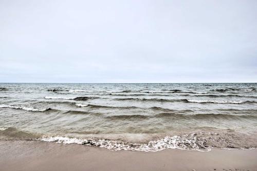 Two Rivers Thiede House - Walk to Lake Michigan! in Two Rivers, USA