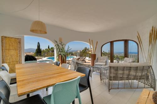 Exterior view, Villa Amalia in Monte Pego