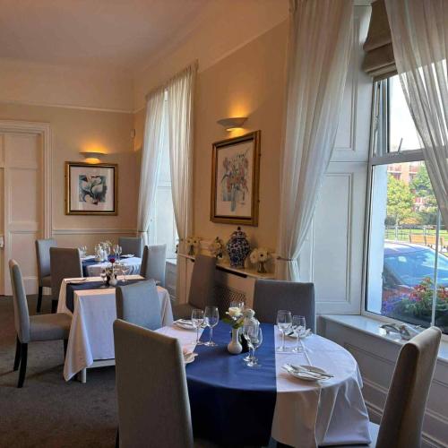Walter Raleigh Hotel in Youghal