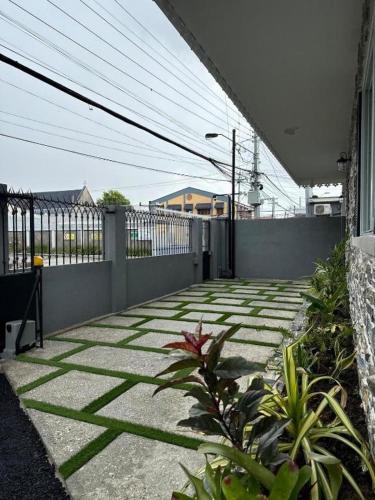 Modern 1 BR Boutique Apt Savannah in Newtown