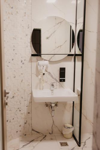 Hotel Koncept Residence - image 12