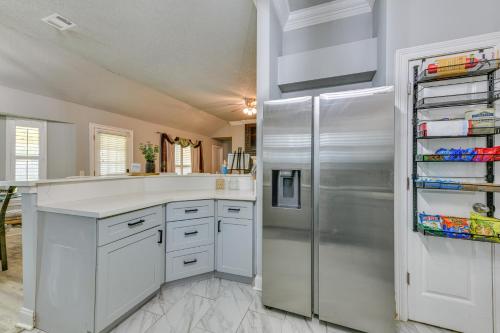 Private Yard and Patios Family Home in LaPlace! in ลาเพลส (LA)