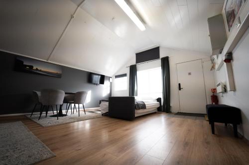 Puffin Hotel Vík - image 14
