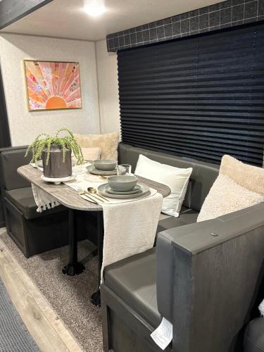 Modern Luxury RV Retreat, Your Cozy Tiny Home in Margate