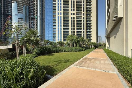Cozy 2BR Aykon City Near Downtown - Pool and Gym - image 5