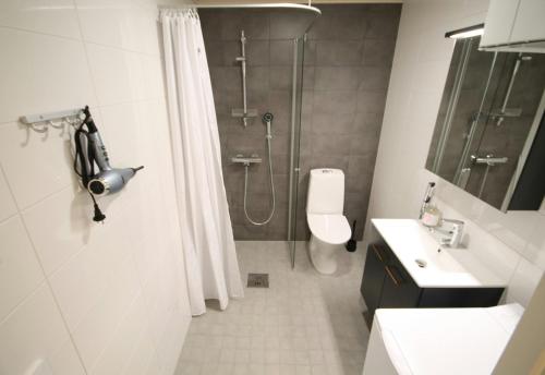 화장실, Central Apartment for 2 in 코우볼라