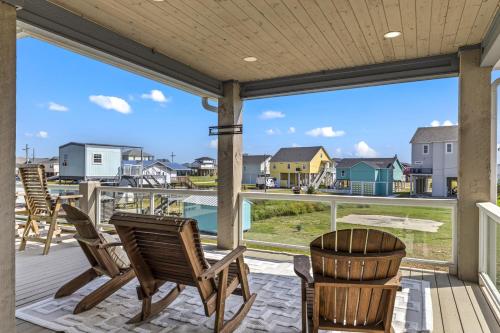 Erkély/terasz, Near Beach Tiki Bar Swings Beautiful Design in Port Bolivar (TX)