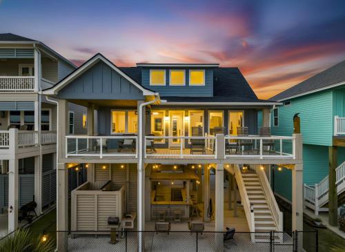 Near Beach Tiki Bar Swings Beautiful Design in Port Bolivar (TX)