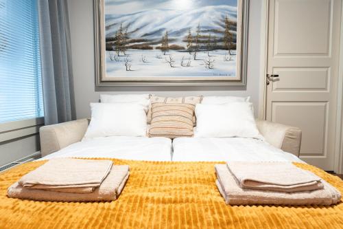 Cozy City Apartment with Private Sauna and Parking in Ahkiomaa