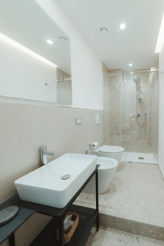 Zuhanyzó, Verga 16 Deluxe Cefalù Apartments (Verga 16 Deluxe Cefalu Apartments) in Cefalú