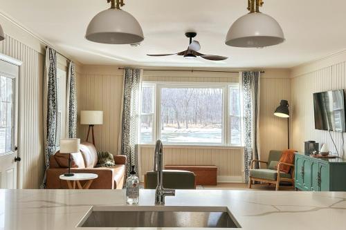 Escape to The Riverfront Hideaway – khách sạn tại Làng Grant Park