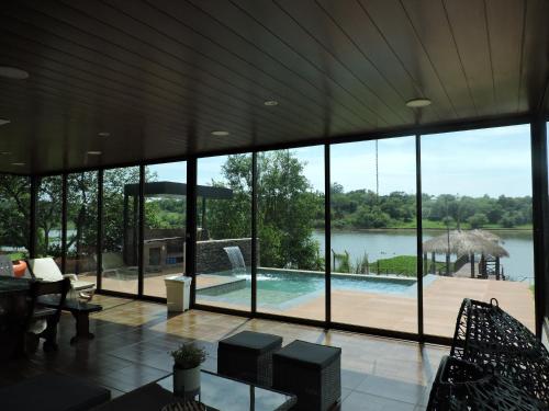 Casa Sobre El Lago in Hernandarias