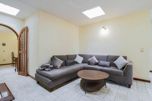 Spacious and Central Apartment in Guadalajara 3 Bedrooms - image 3