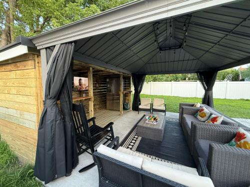 Ground-level bed bath house1mi to the beach sleep8 in ลองบรานซ์ (NJ)