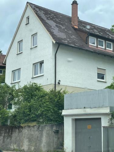 Widok z zewnątrz, grosse Unterkunft für Firmen, Gruppen, Familien, Nahe Ulm, 3 Schlafzimmer (Großes Apartment,Ferienwohnung Mut 90 qm2, großer Aufenthaltsbereich fur Firmen, Gruppen, Familien, ) in Eselsberg