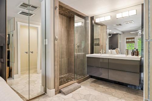 Speakeasy Hotel - image 3
