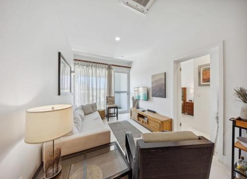 Modern Beach Escape in Palm Beach Aruba in Westpunt