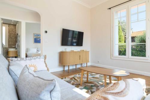 Warm Apartment - 2BR 4P - Cannes Near Beach