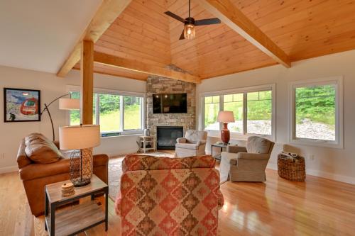 Ski In and Out! Black Mountain Resort Townhome in Jackson (NH)