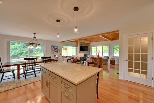 Ski In and Out! Black Mountain Resort Townhome in Jackson (NH)