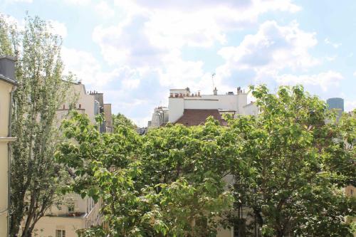Charming T3 in the center of Paris - image 11